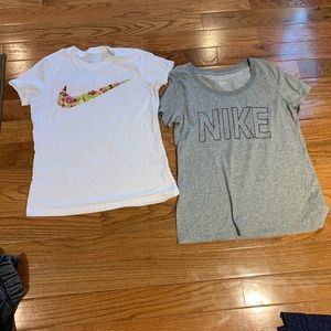 Woman’s nike bundle top